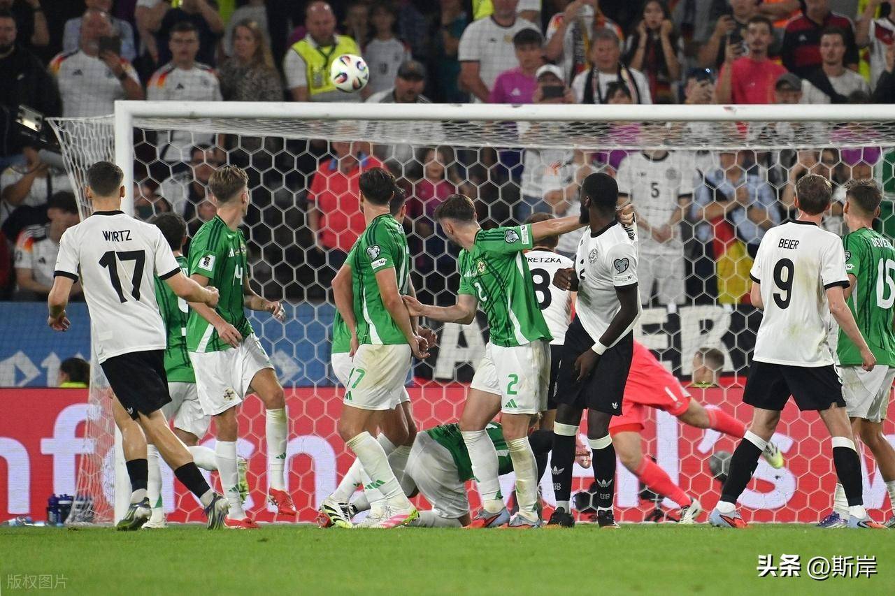 leyu乐鱼体育中国-包含鲁尔区德比：多特蒙德大胜沙尔克，取得关键胜利的词条