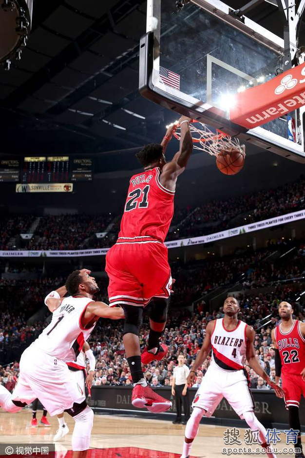 开拓者客场大胜，连胜积分榜前列