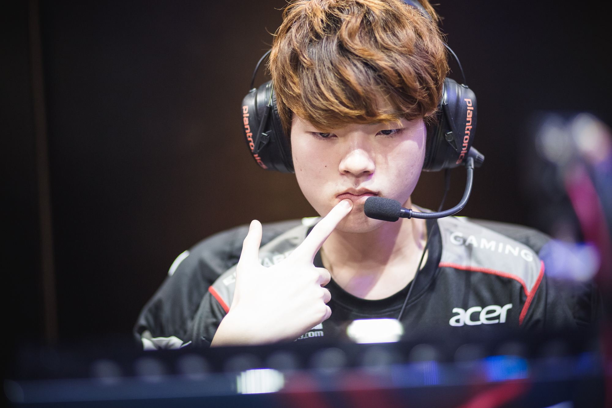 乐鱼官网-HLE绝杀SHR，Knight关键团战开团秒人顶尖较量四强赛，引爆全场热议