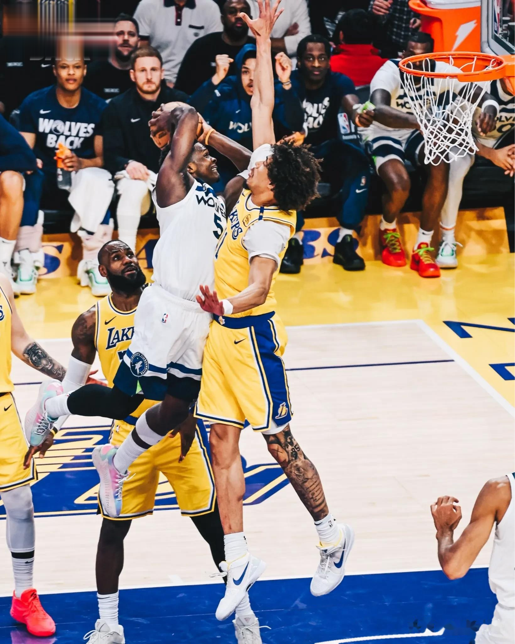 森林狼主场击败爵士，取得三连胜