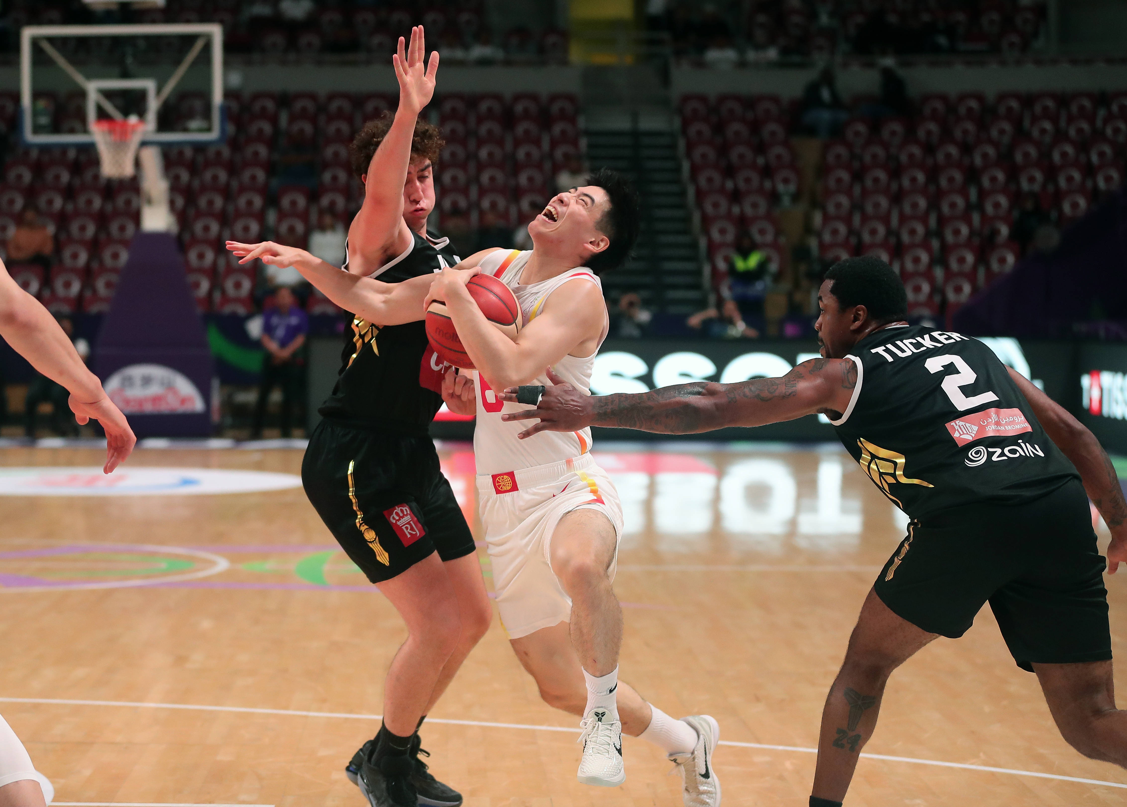 亚洲杯篮球赛事掀起新一轮热潮