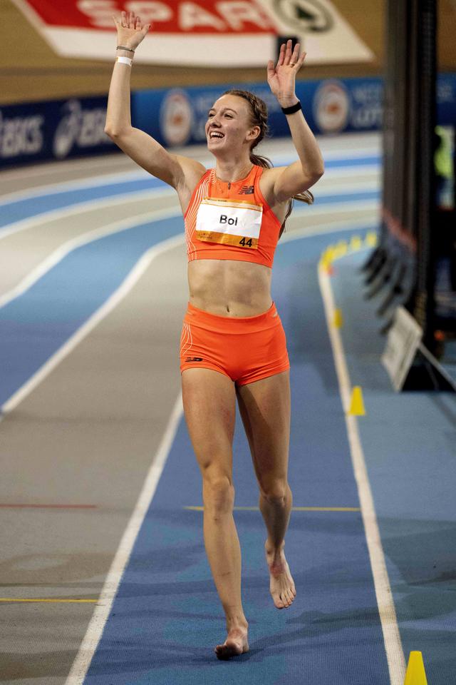 法国队轻取日本队，波尔刷新纪录